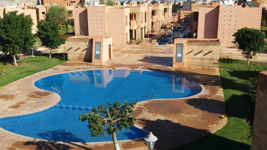 Appartement Bel Dans Une Fermee Avec Piscine Marrakesh